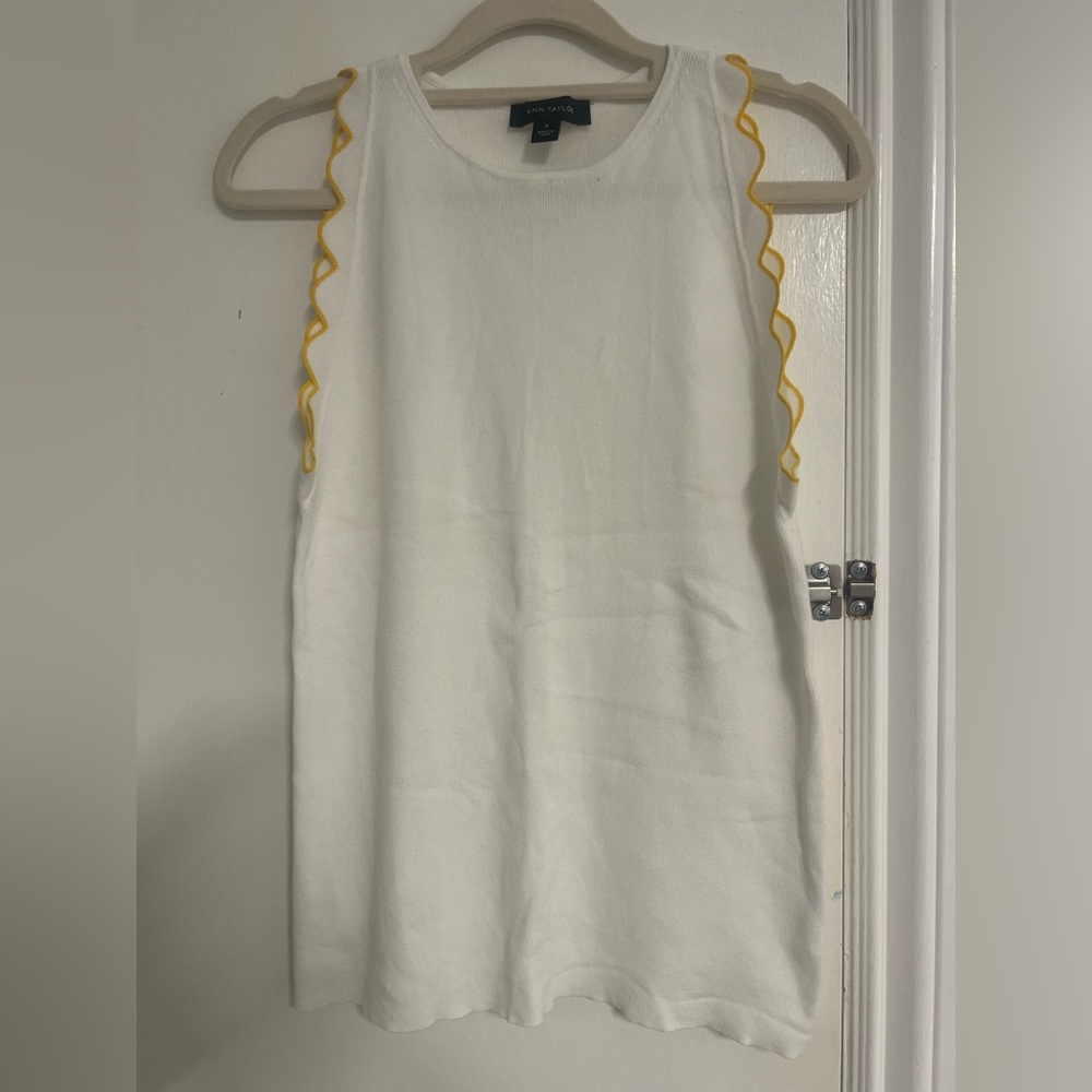 Ann taylor White Sleeveless Top with Yellow Trim sweater